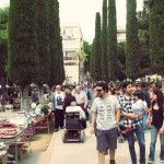 El parque de El Clot de la Mel, lleno de gente en la edición del Mercat Solidari del año 2012.